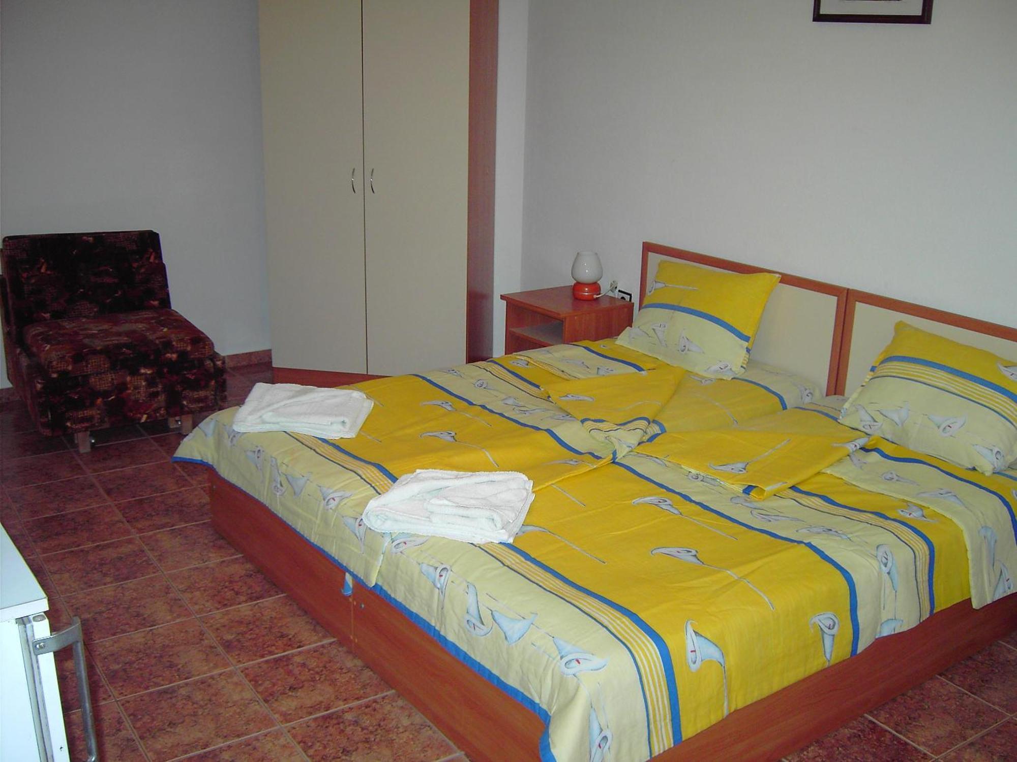 Nelly Guest House Ravda Esterno foto