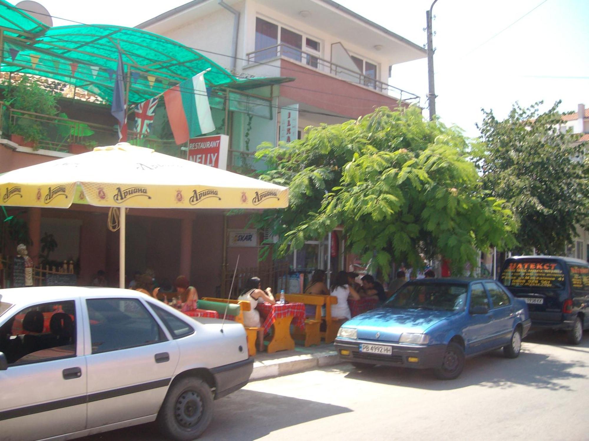 Nelly Guest House Ravda Esterno foto