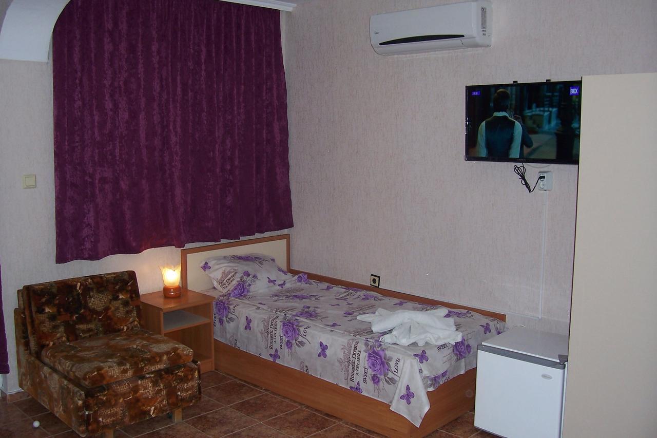Nelly Guest House Ravda Esterno foto