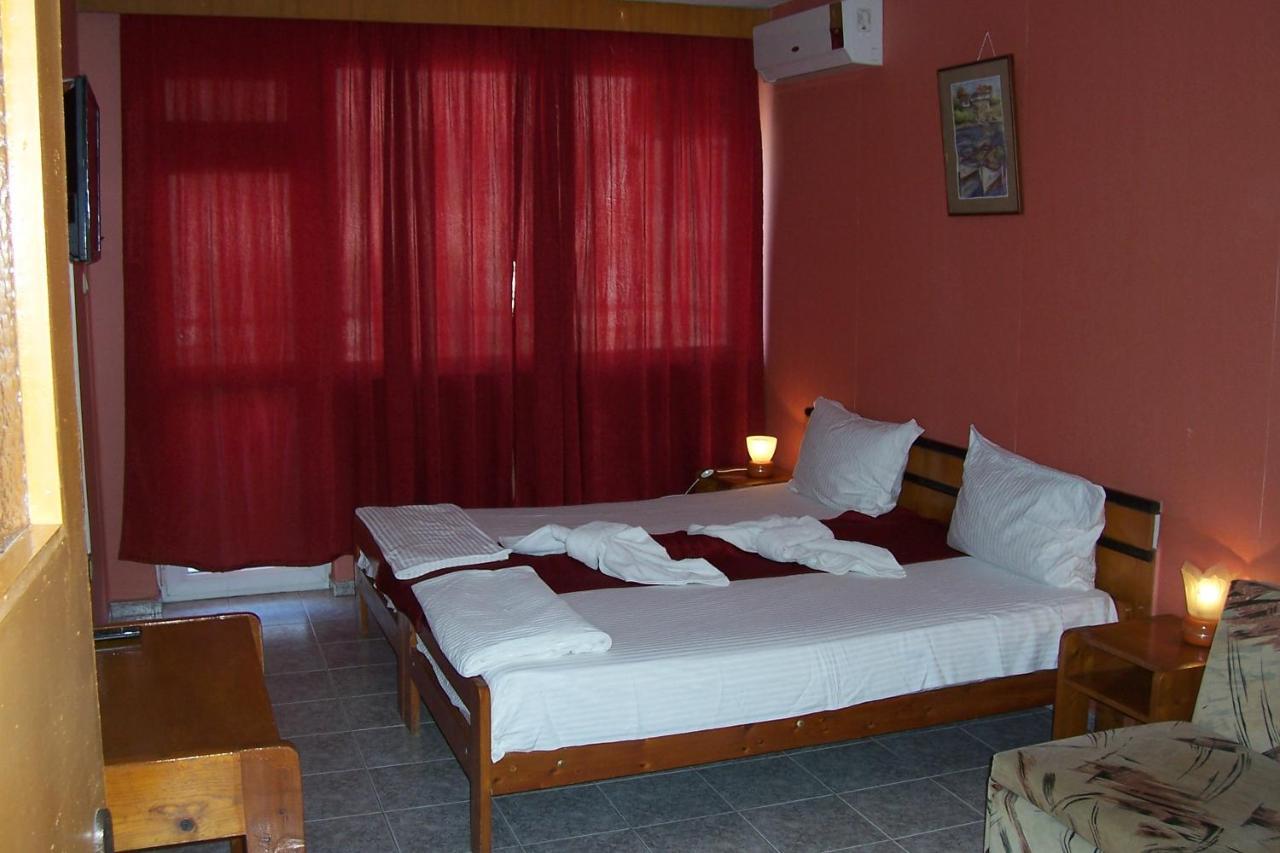Nelly Guest House Ravda Esterno foto