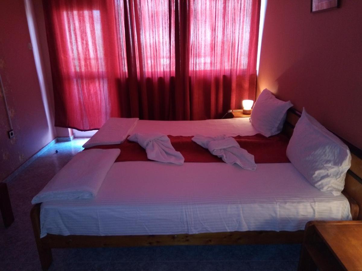 Nelly Guest House Ravda Esterno foto