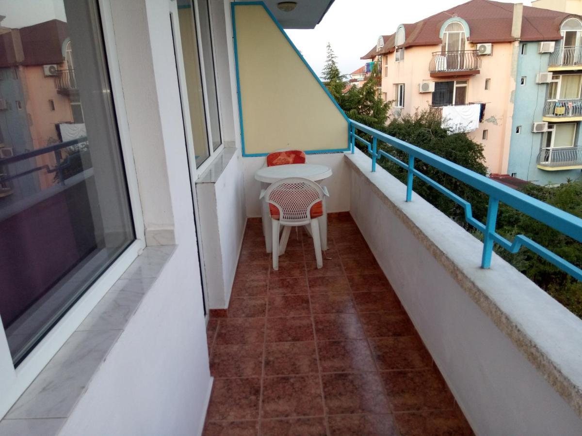 Nelly Guest House Ravda Esterno foto